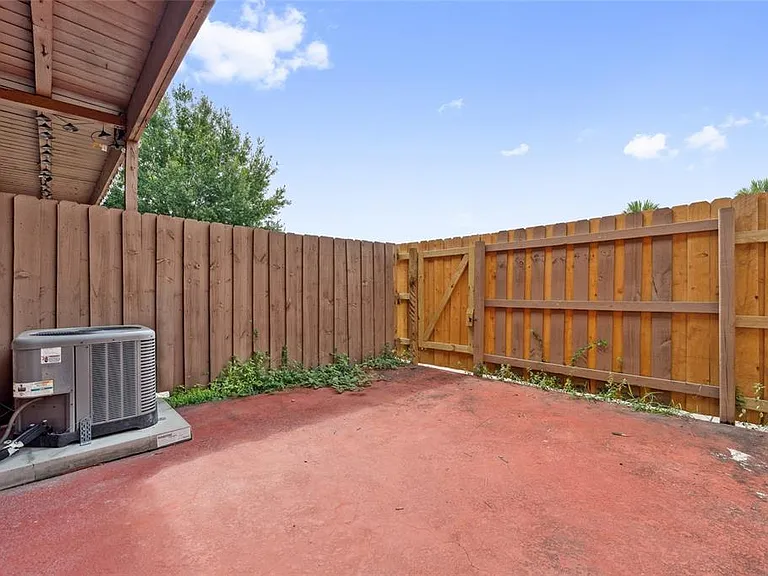 316 Georgetown Dr #316 — Photo 11