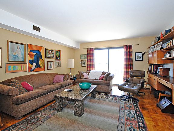 3rd image of 33 Knolls Dr