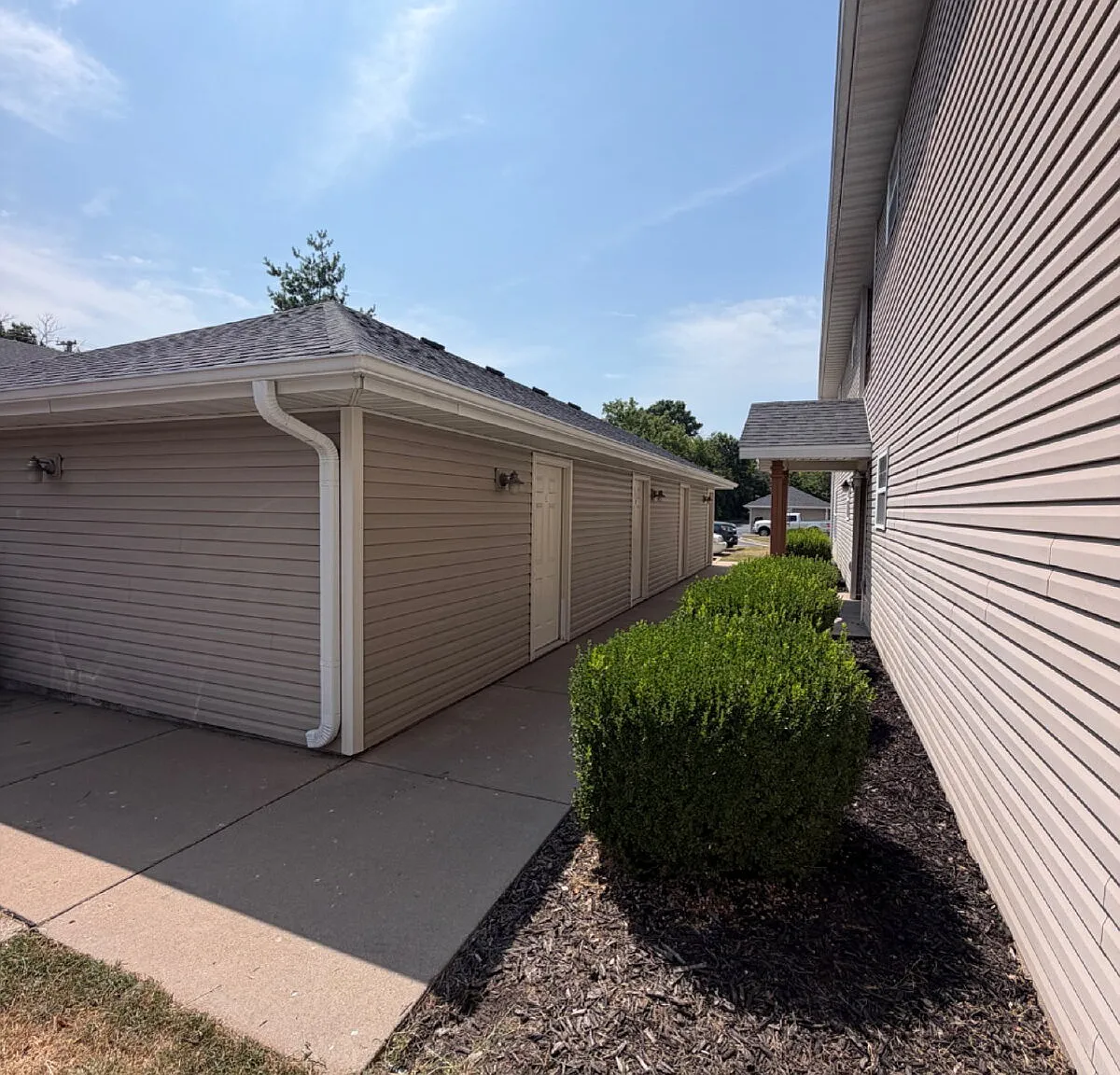 3 bed, 2.0 bath, $1,200 — Photo 2