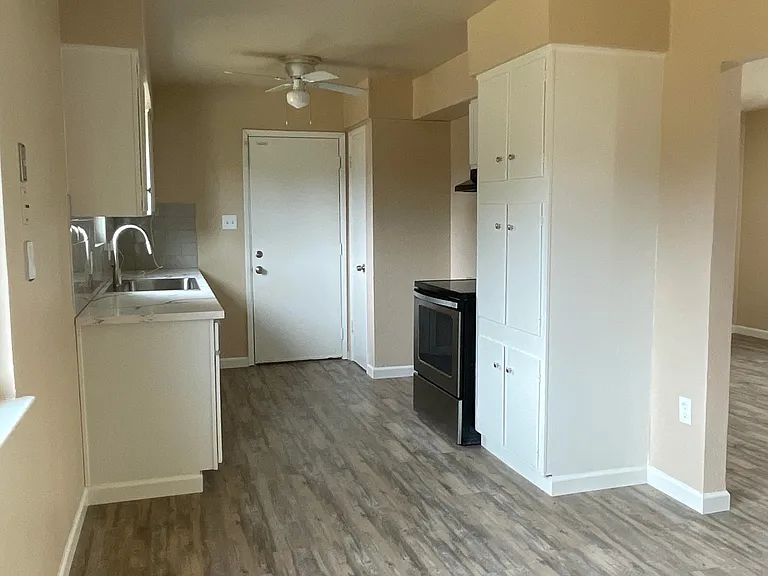 1817 S Sierra Vista Ave — Photo 2