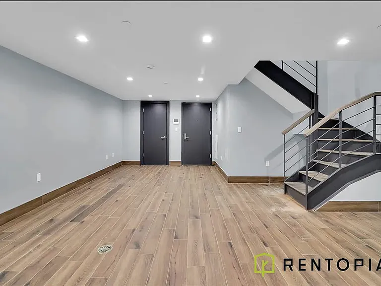540 Driggs Ave #1G — Photo 11