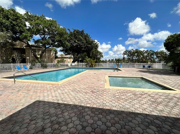 1941 NW 96th Ter, Hollywood, FL