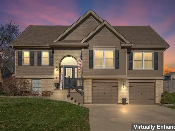 1204 NW Long Dr, Grain Valley, MO 64029