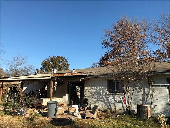 2nd image of 711 W Mills Dr