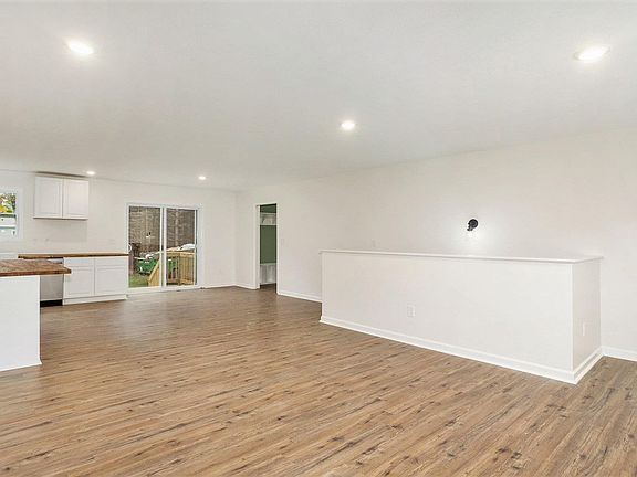 3rd image of 126 Ringneck Ln