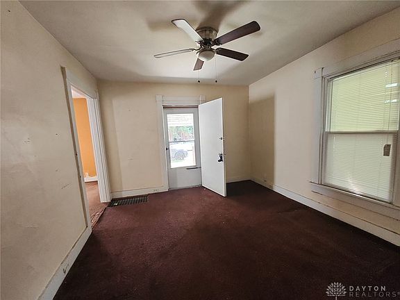 3rd image of 25 Gramont Ave