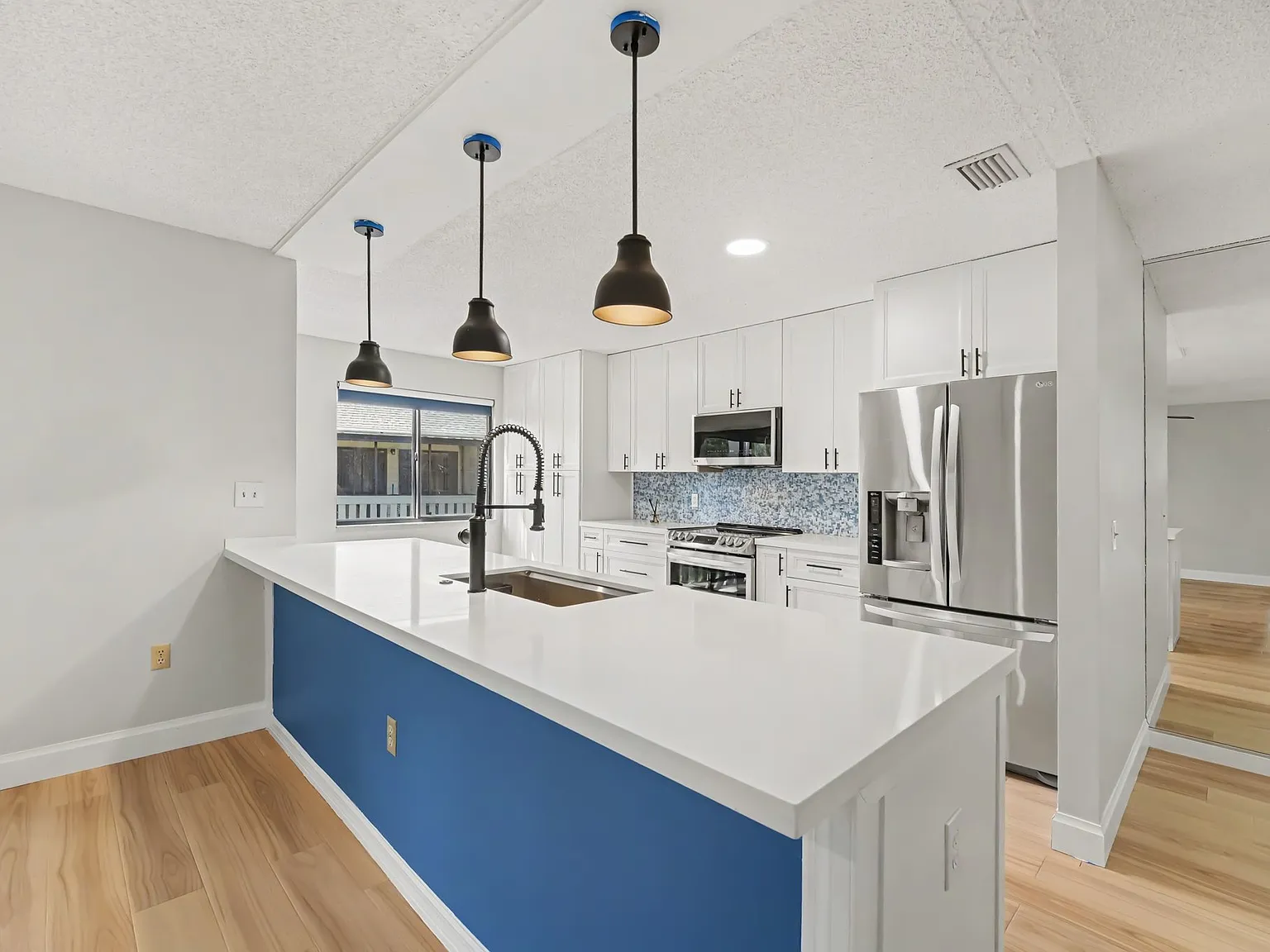 9000 York Ln — Photo 4