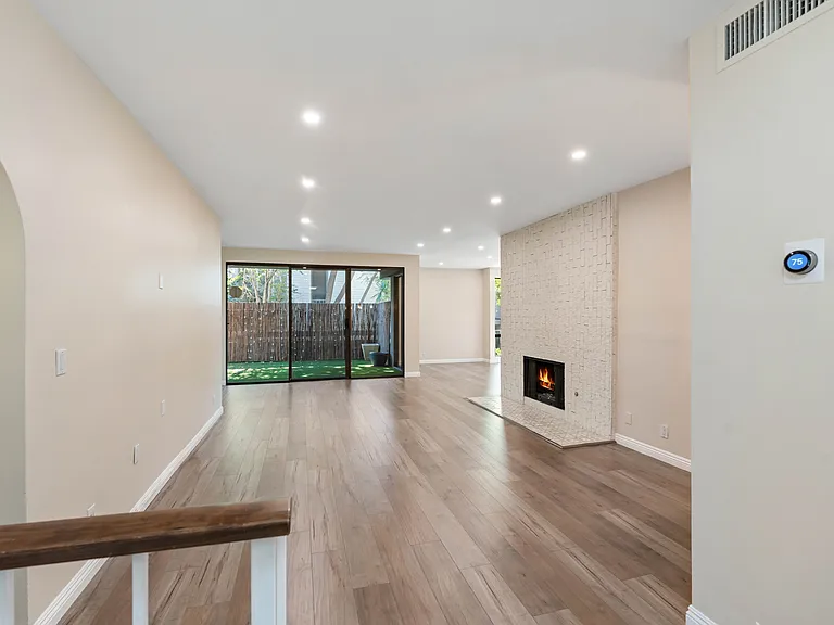 5340 Yarmouth Ave #108 — Photo 3