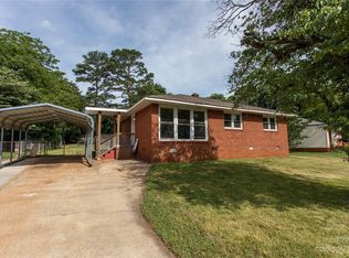 424 Sharview Cir, Charlotte, NC 28217