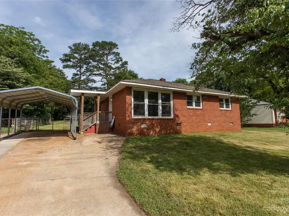 424 Sharview Cir, Charlotte, NC 28217