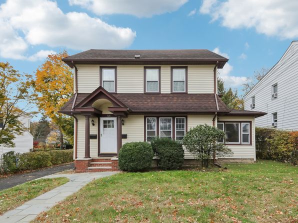 326 Gilbert St FLOOR 1