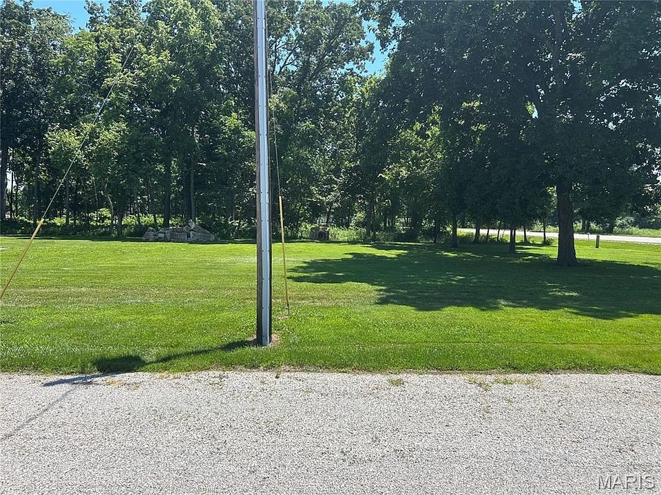 2nd image of 2106 N 2150th St