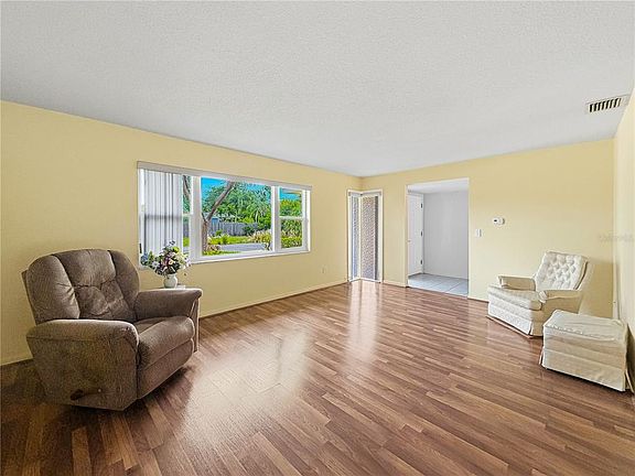3rd image of 14036 THACHER AVENUE