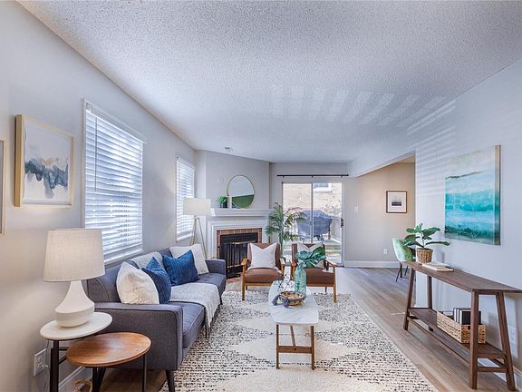 3rd image of 1426 Peacock Ln