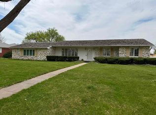 1315 Heritage Dr, Hastings, NE 68901