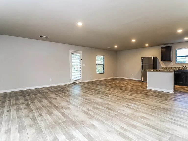 3019 Chris Cir — Photo 4