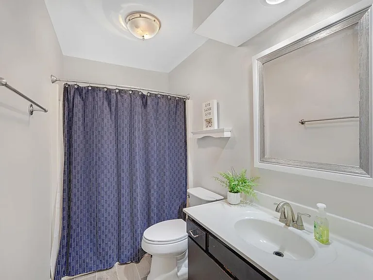 1115 Laura Dr — Photo 26