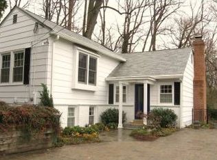 6112 Namakagan Rd, Bethesda, MD 20816