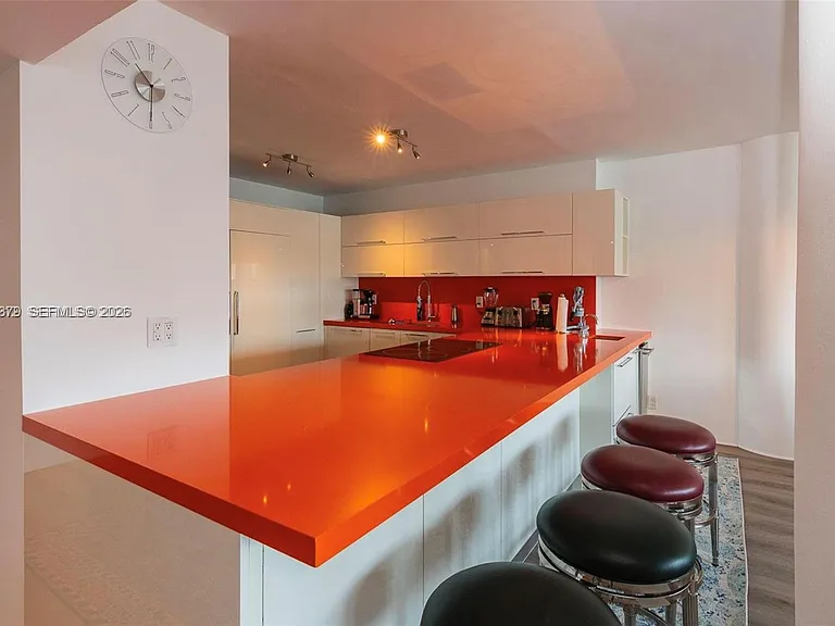 900 Bay Dr #224 — Photo 9