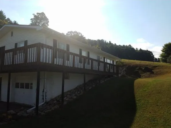 724 Gentry Cemetery Rd, Laurel Bloomery, TN 37680