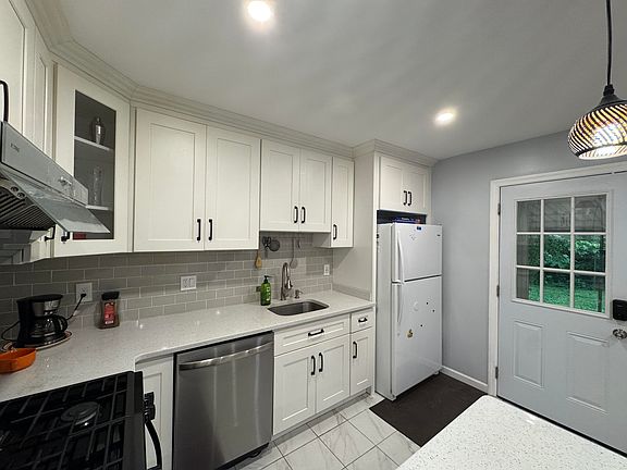 2nd image of 218 Birch Ave