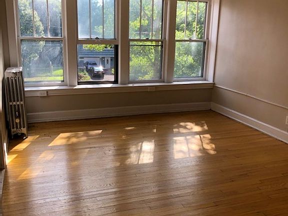 5th image of 407-409 Stolp Ave #204