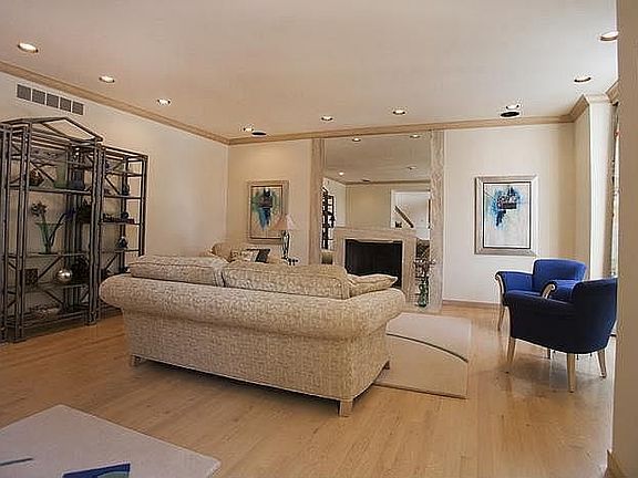 3rd image of 280 High Orchard Dr