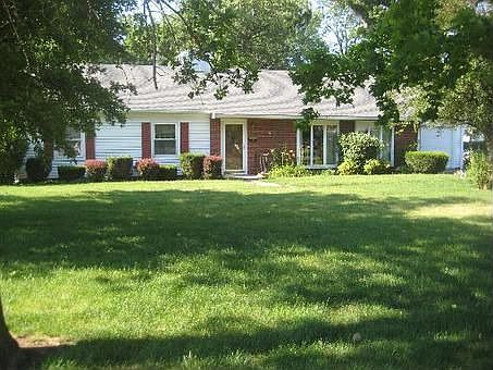 1st image of 122 W Herron Ct