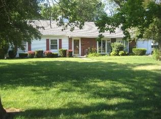 122 W Herron Ct, Watseka, IL 60970
