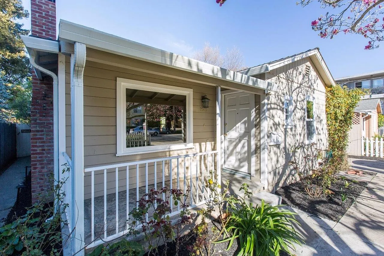 3 bed, 1000 sqft, $3,900 — Photo 3