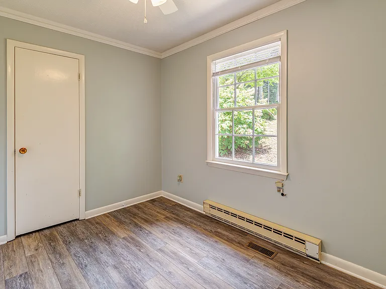 364 Pearson Dr — Photo 16