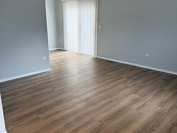 2nd image of 1070 Glouchester Hbr