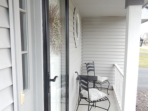 3rd image of 14611 Thistledown Ln
