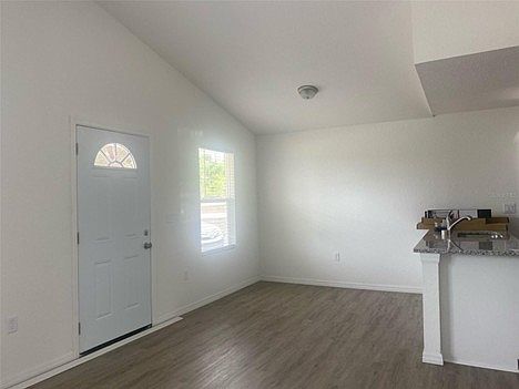 4th image of 21423 SW Beach Blvd