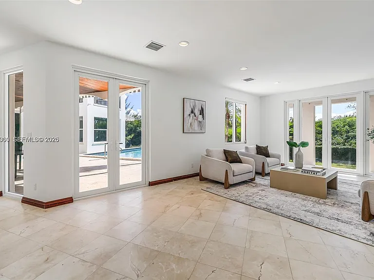 184 Paloma Dr — Photo 7