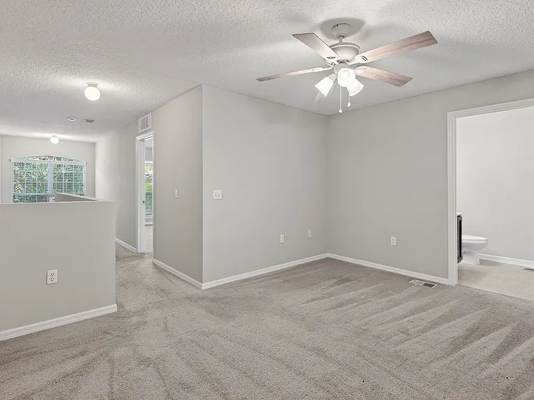 11816 Lake Bend Cir — Photo 17