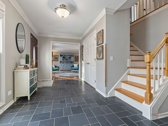 3rd image of 30 Regent Ln
