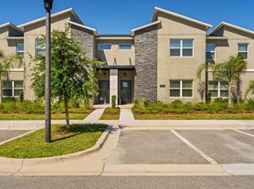 1216 Challenge Dr, Davenport, FL