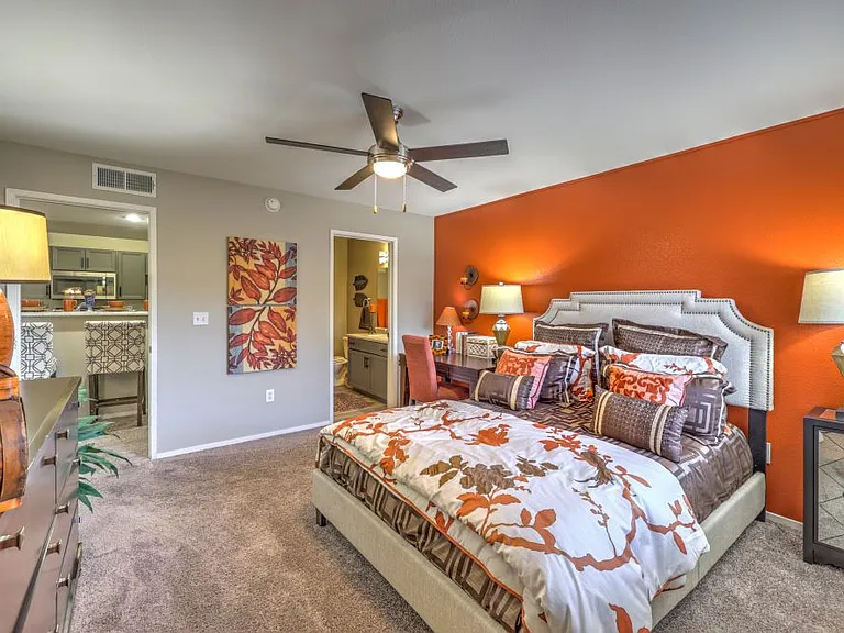 1290 W Horizon Ridge Pkwy — Photo 16
