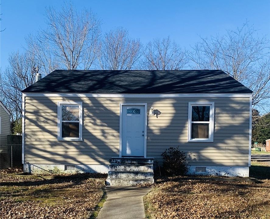 1st image of 404 Memorial Ave