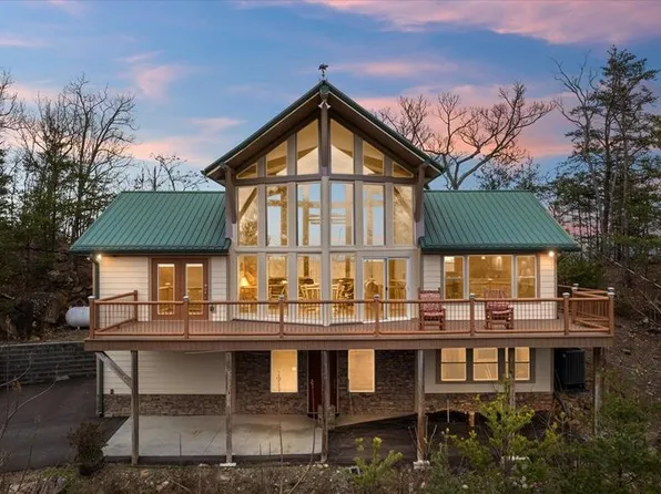 2511 Mountain Blvd, Sevierville, TN 37876