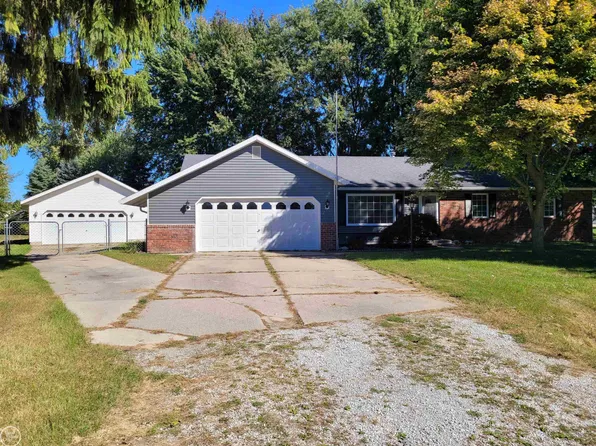 4602 Huntington Dr, Port Huron, MI 48060