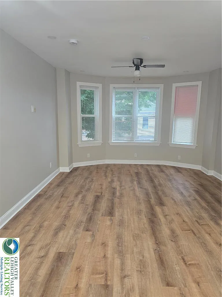 2 bed, 1.5 bath, 960 sqft, $1,925 — Photo 4