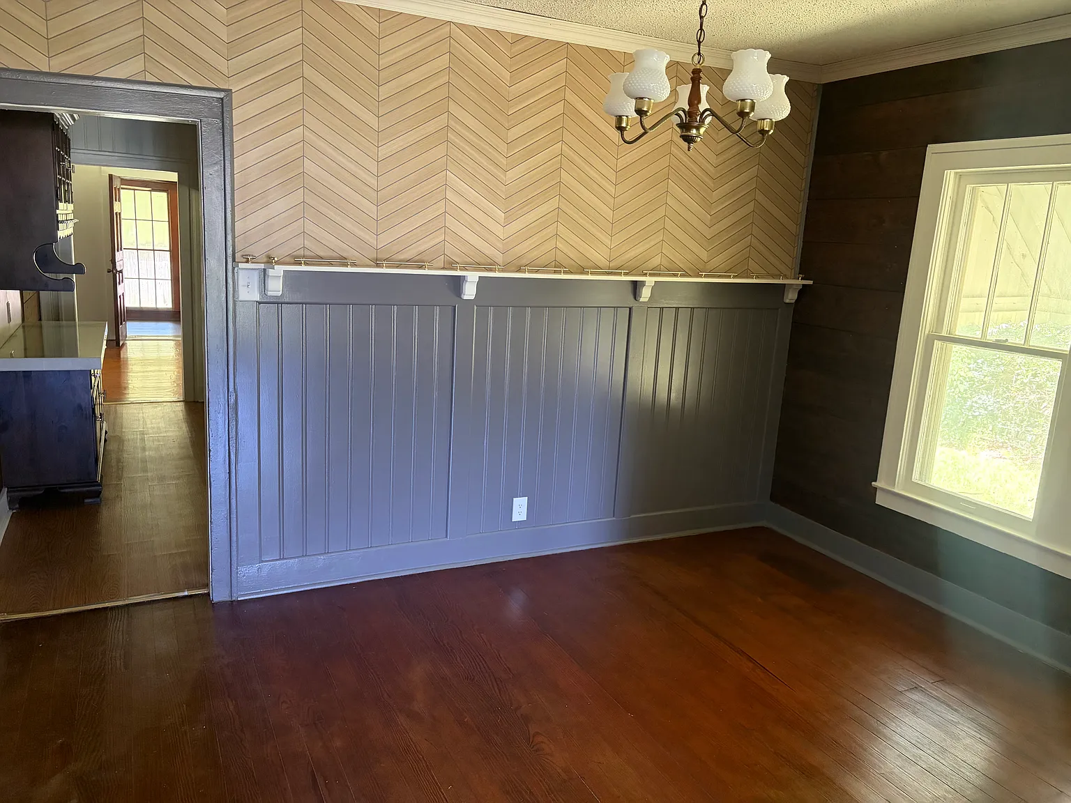 4 bed, 2400 sqft, $2,100 — Photo 4