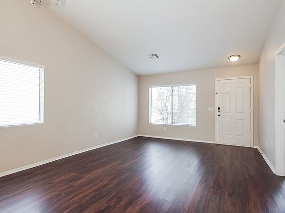 4th image of 18407 N 111th Dr