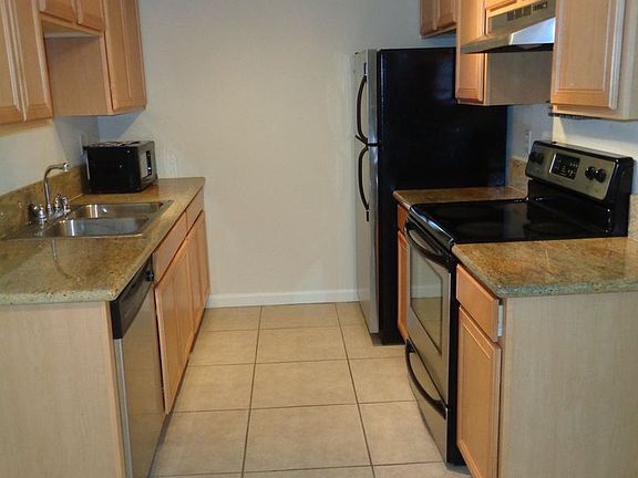 4th image of 740 W Elm St Unit 248