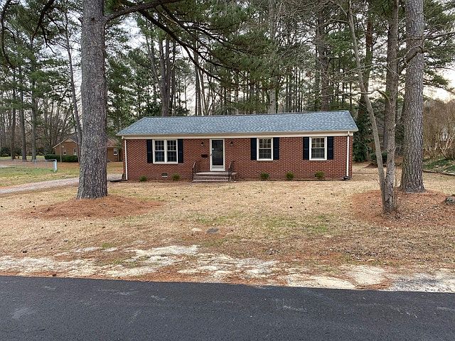 1st image of 207 W York Dr