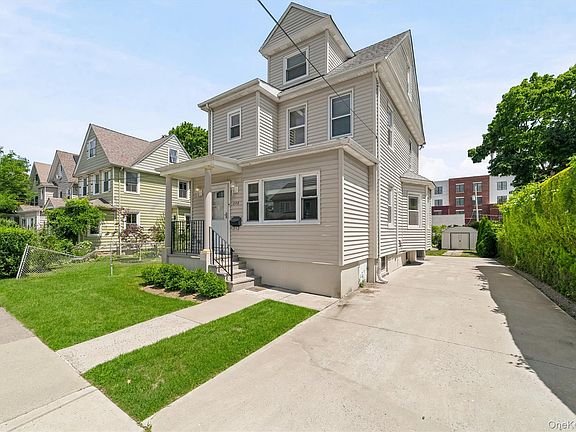 3rd image of 208 Third Avenue