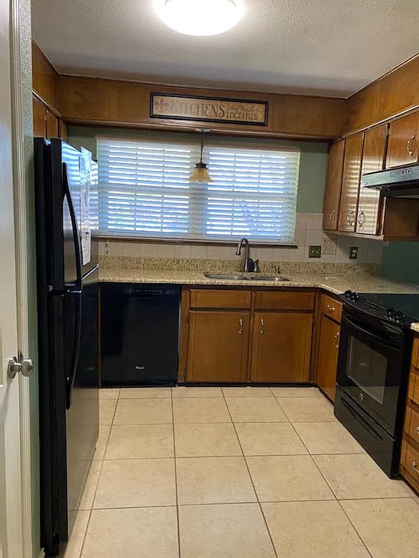 3416 S Hill St — Photo 4