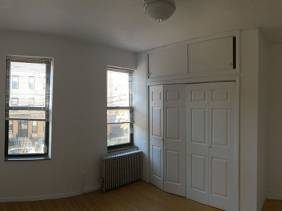 1st image of 3007 42nd St APT 2R